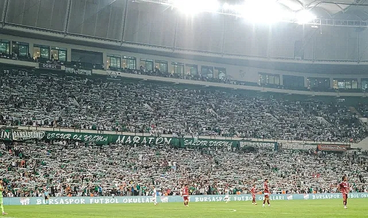 TFF 3. Lig’den Süper Lig’e Meydan Okuma: Bursaspor’un Tribün Zaferi!