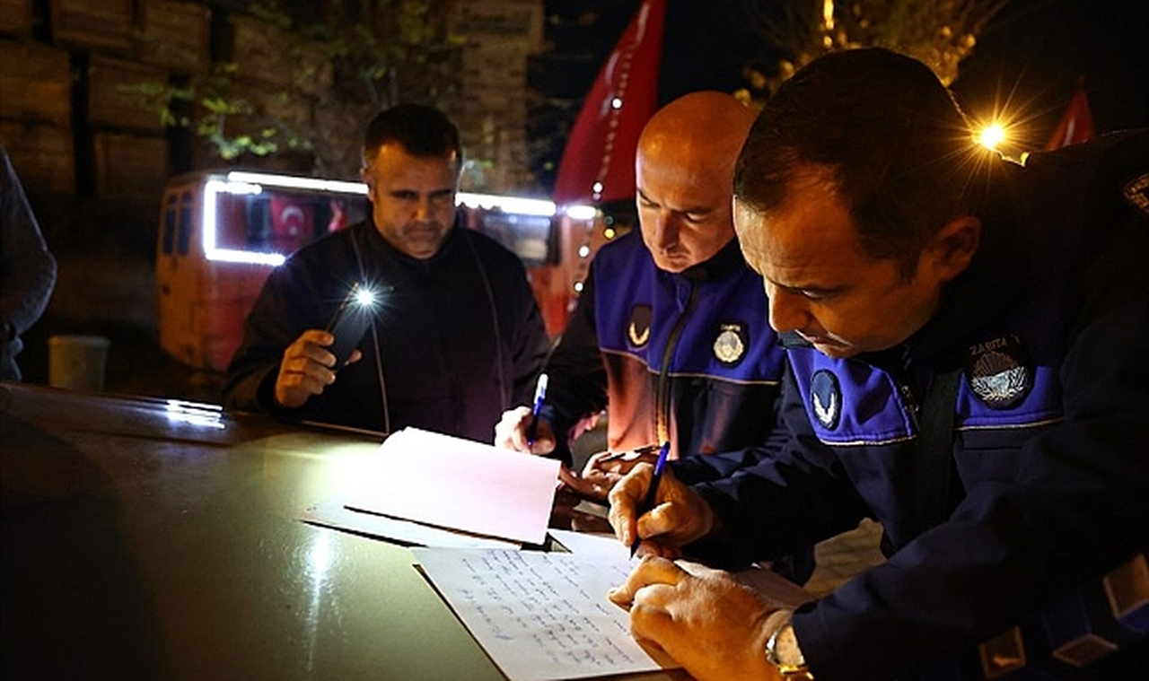 Büyükşehir Zabıta’dan seyyar satıcılara gıda operasyonu