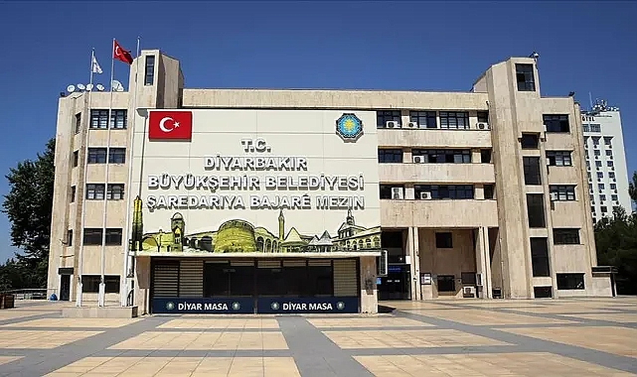 Diyarbakır’daki Belediye İşten Çıkarma Krizi: Çalışma Bakanlığı İnceleme Başlattı