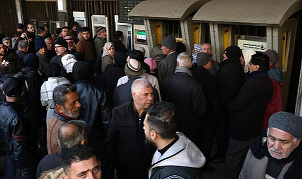 Dört Gözle Bankaların Açılmasını Bekleyen Suriyeliler Büyük Hüsran Yaşadı