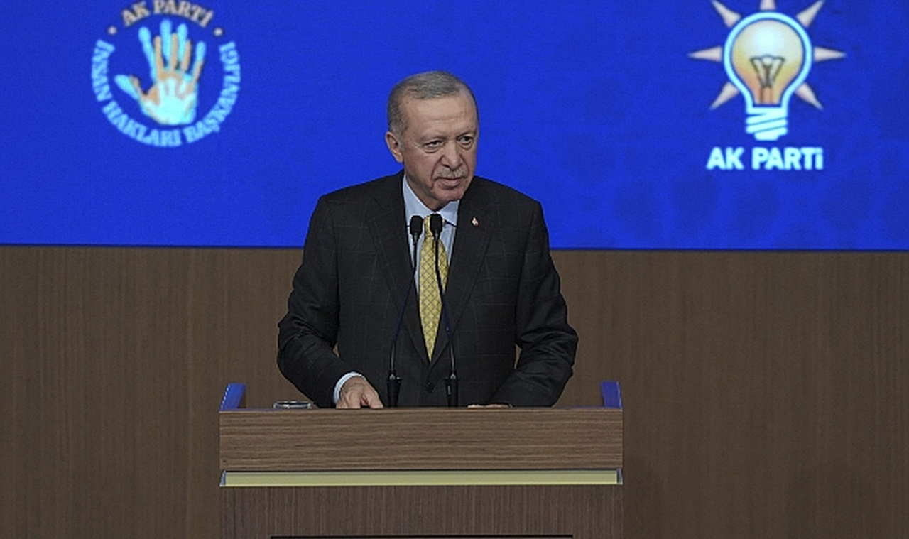 Erdoğan’dan CHP’ye ‘Diktatör’ Yanıtı: Suriye Hapishane Görüntülerini İzlesinler
