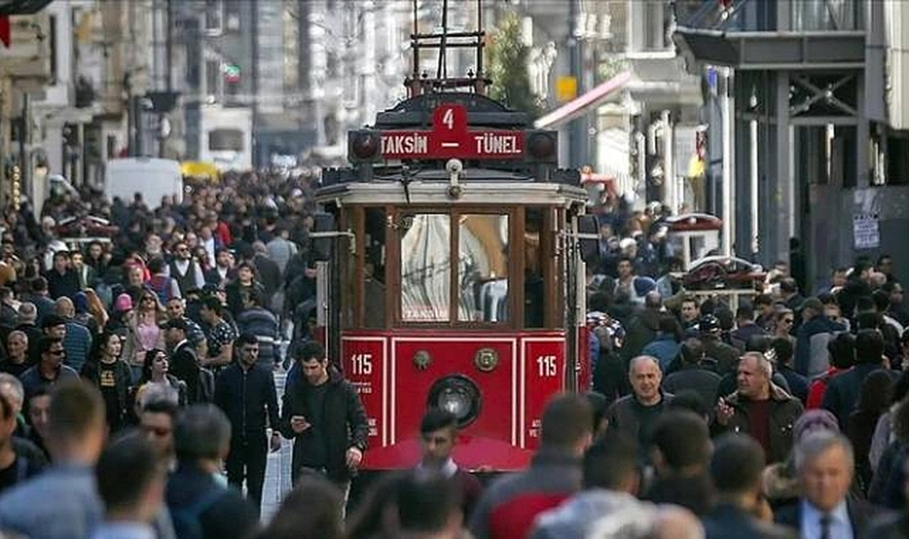 İstanbul'da Yaşam Maliyeti 76 Bin TL'ye Ulaştı, 4,5 Asgari Ücretle Karşılanabiliyor