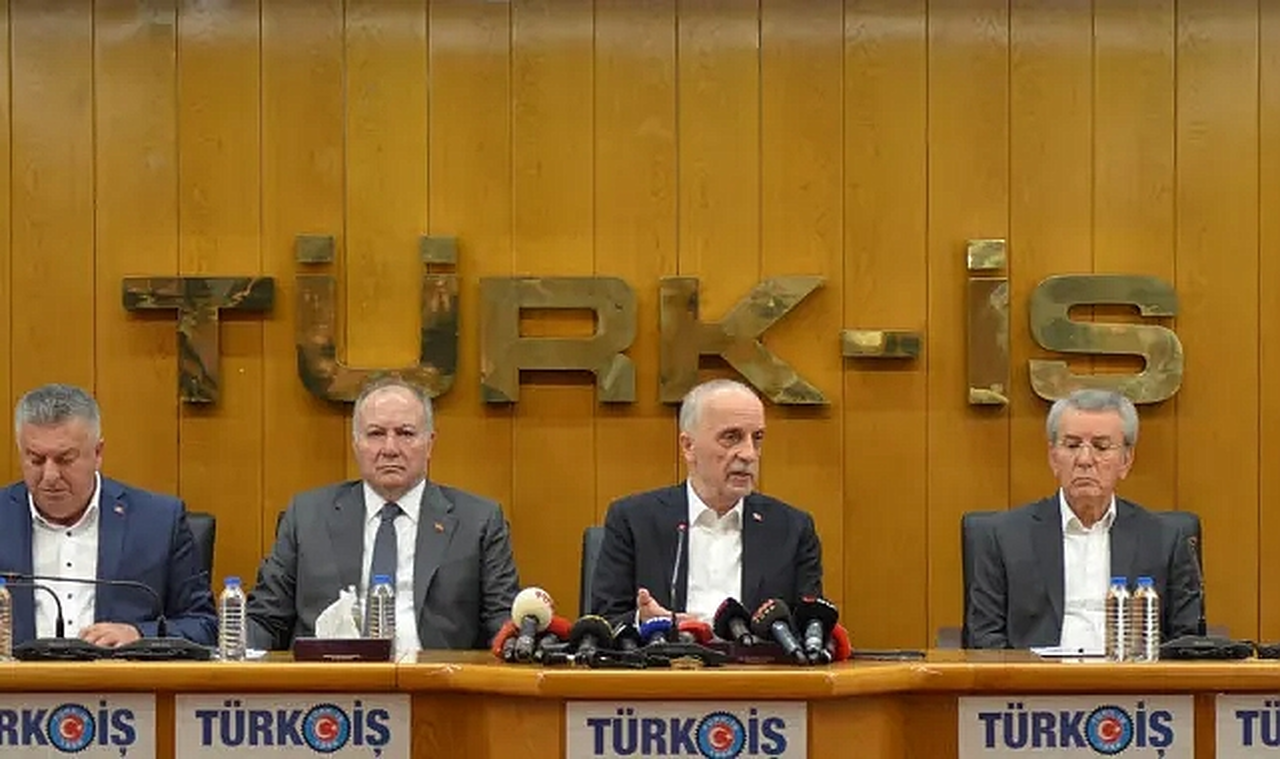 Türk-İş'ten Asgari Ücret Zirvesi: Yol Haritası Belirlenecek