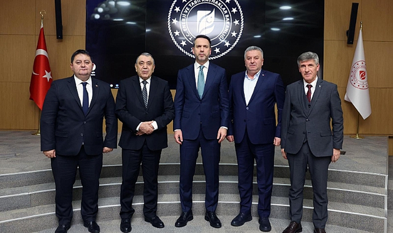 Yeşim, Enerji Bakanı Bayraktar ile görüştü