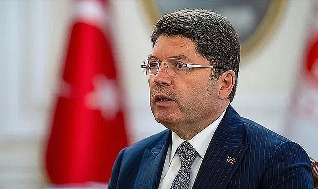 Adalet Bakanı Tunç'tan, hukuk fakültelerine ilişkin açıklama