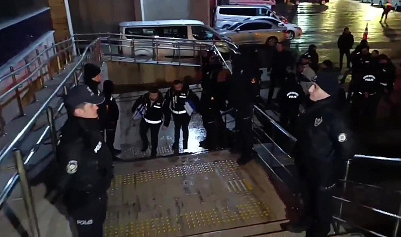 Zonguldak'ta Tefecilik ve Yağma Operasyonu: 8 Şüpheli Gözaltında