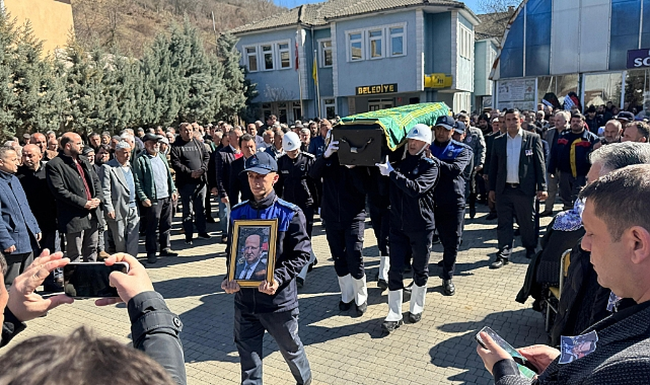 20 yıllık başkana gözü yaşlı veda!