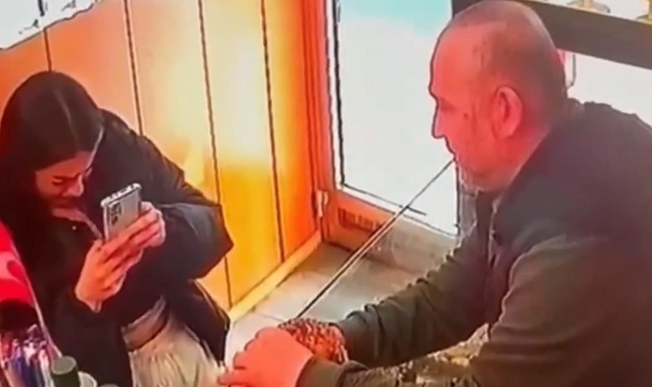250 bin liralık altın tacı çalan kadından garip savunma: Sevgilim üzülmesin diye çaldım