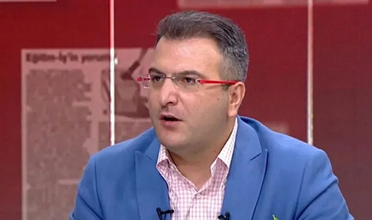 Cem Küçük’ten dikkat çeken Ahmet Özer yorumu: 'İçeride kalmasını gerektirecek bir şey kalmadı