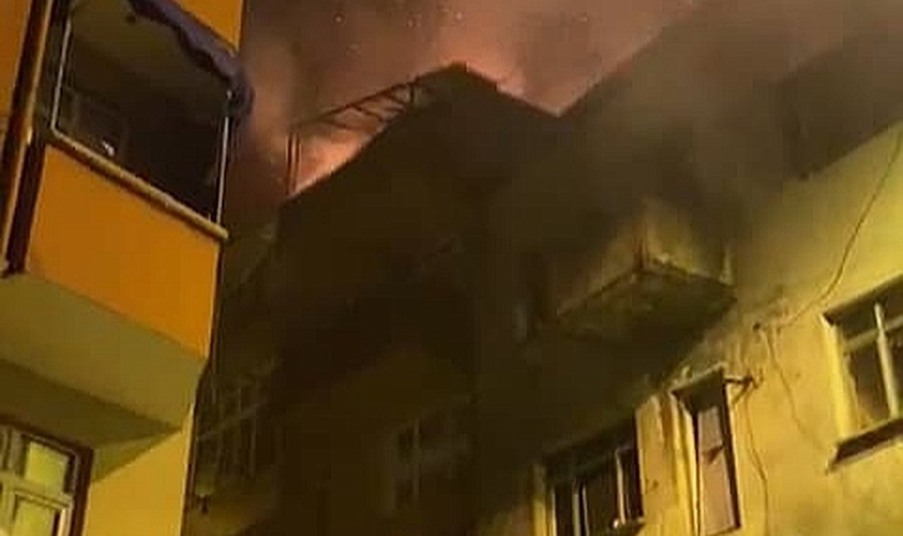 Ereğli’de Çatı Katında Yangın Paniği
