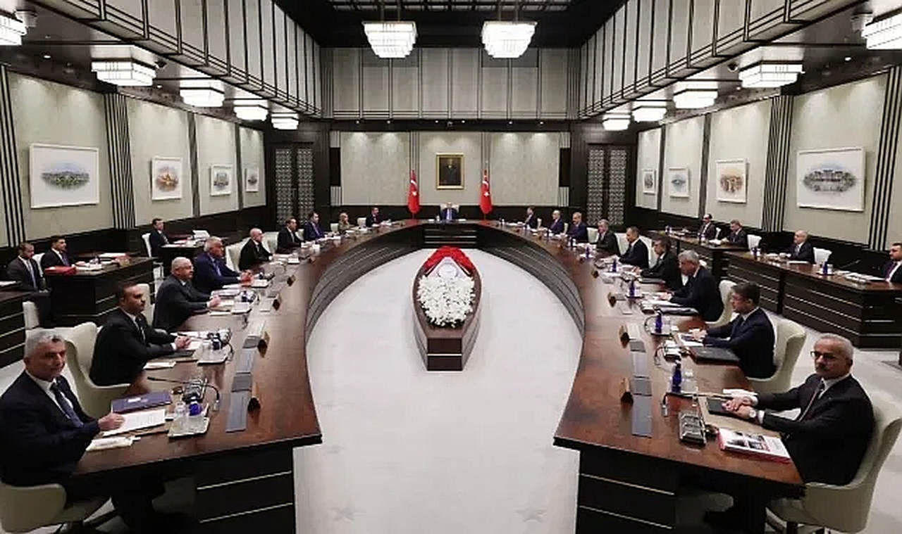 Kabinede "Öcalan çağrısı" rötarı