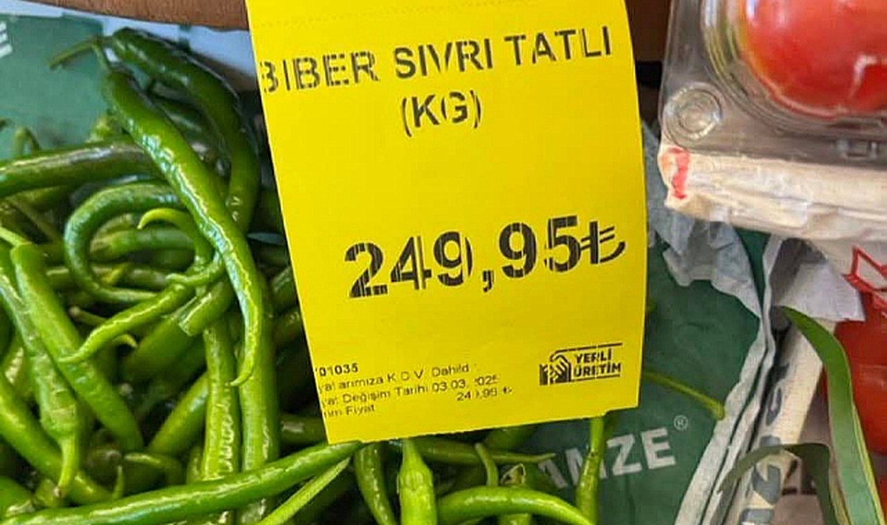 Sivri Biberin Fiyatı Gündem Oldu: 1 Kilo Biber 249,95 TL!