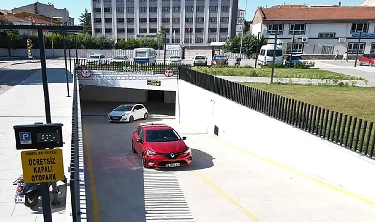 Bursa İnegöl merkezini rahatlatan otopark hamlesi