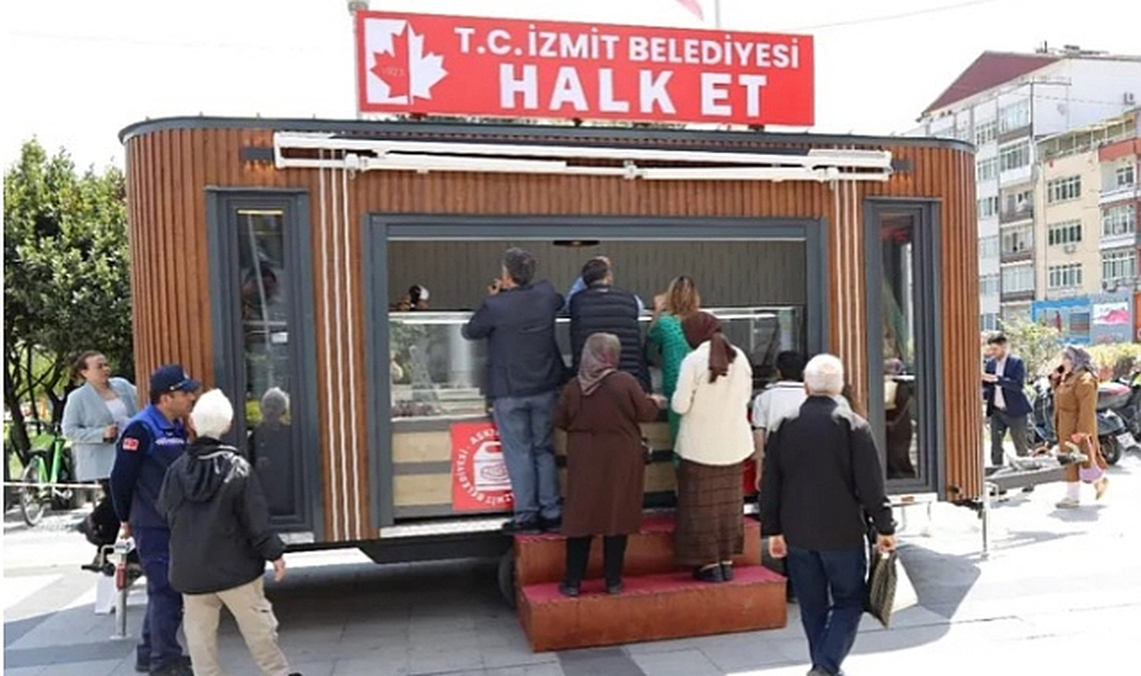 Uygun Fiyatlı Et İçin Halk Et Aracı İzmit Meydanı’nda!