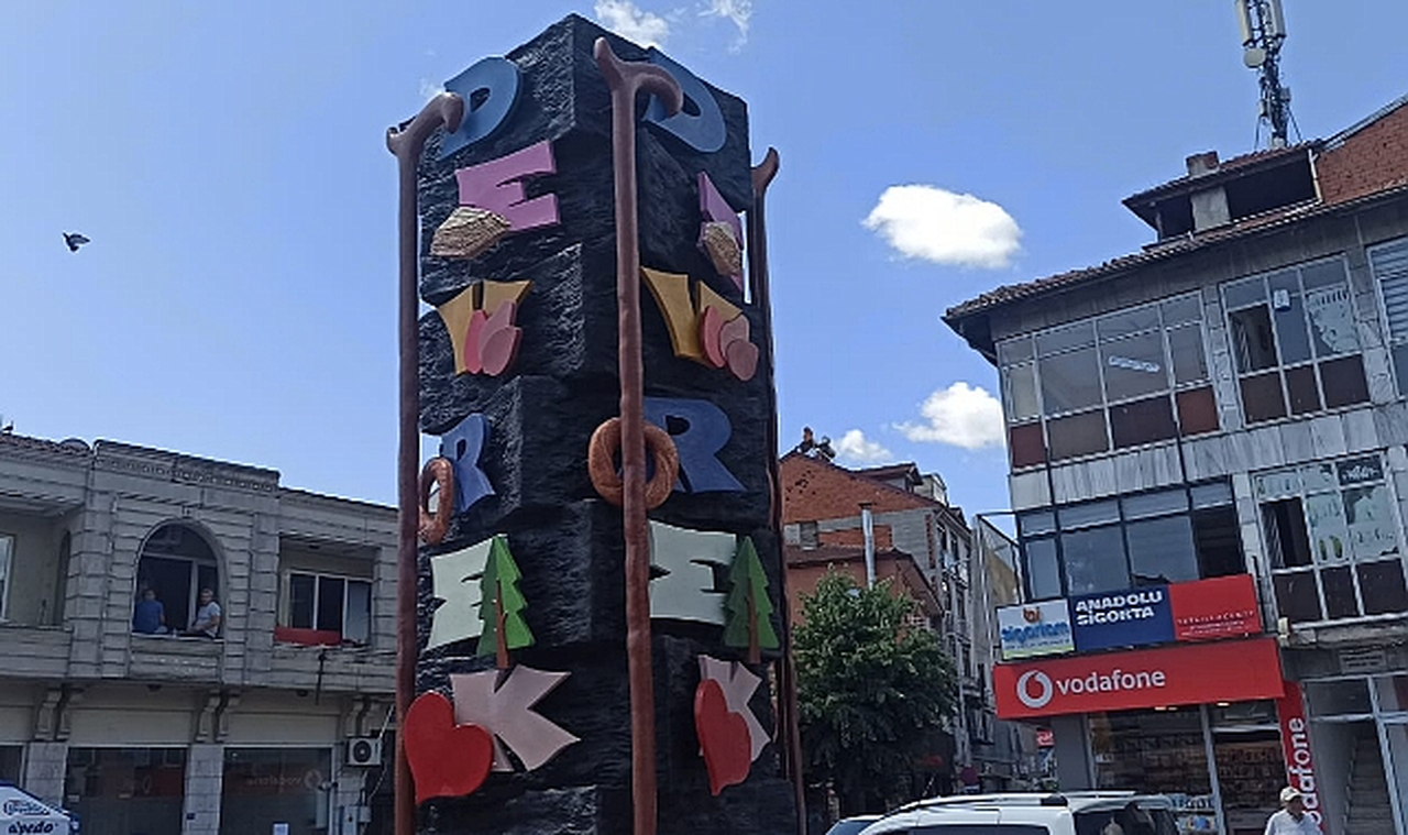 Devrek Belediyesi'nden yöresel figürlü anıt çalışması