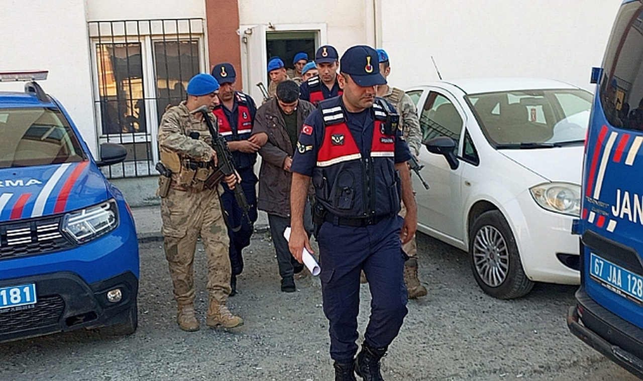 Eşini bıçaklayarak öldüren adam tutuklandı