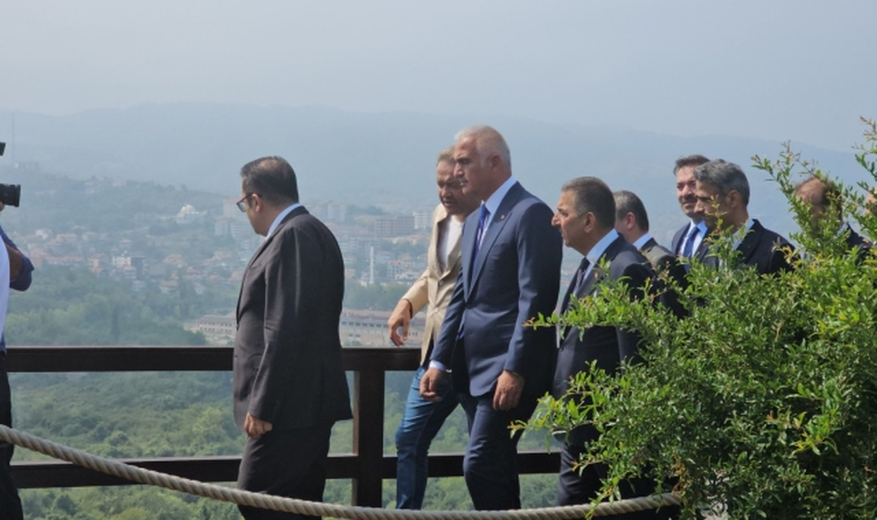 Kültür Bakanı Ersoy, Filyos Antik Kenti'nde İncelemelerde Bulundu