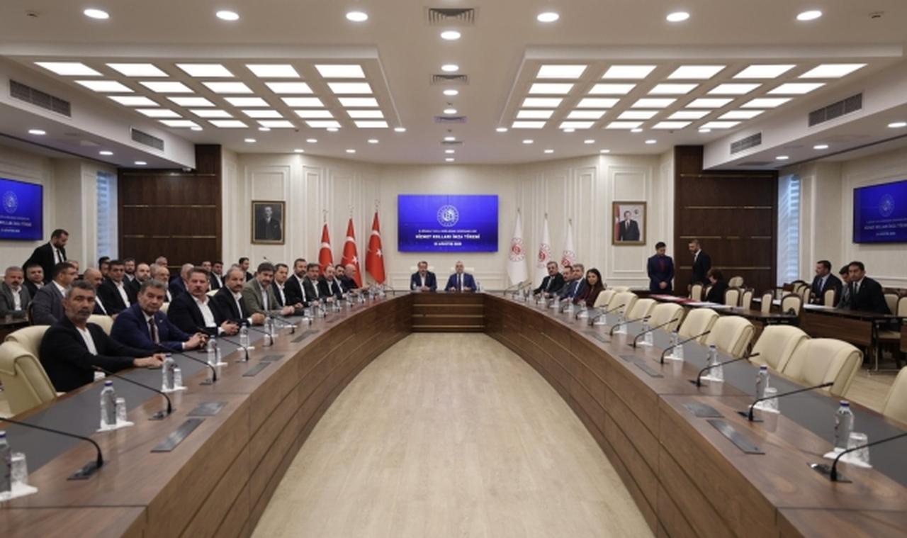 Memur sendikalarıyla toplu sözleşmede uzlaşma sağlandı