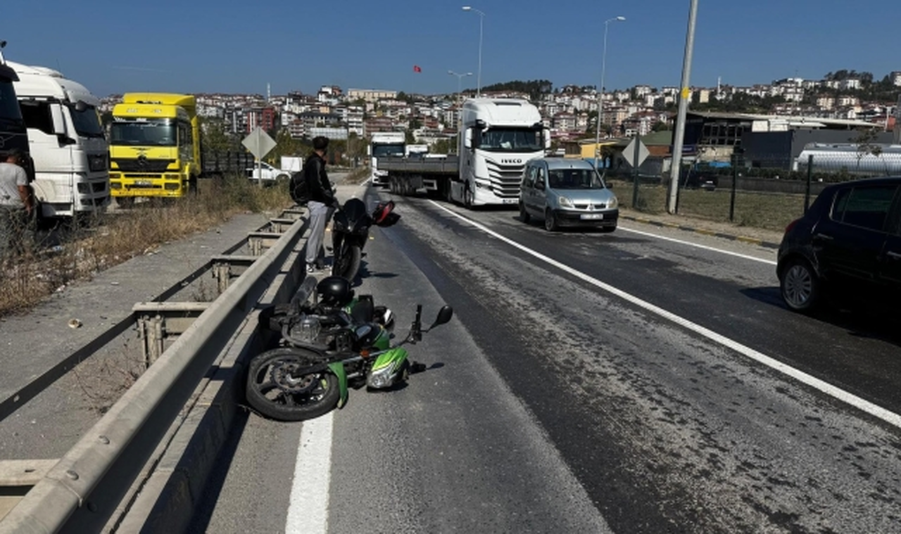 Otomobil Motosiklete Çarpıp Kaçtı: 1 Yaralı