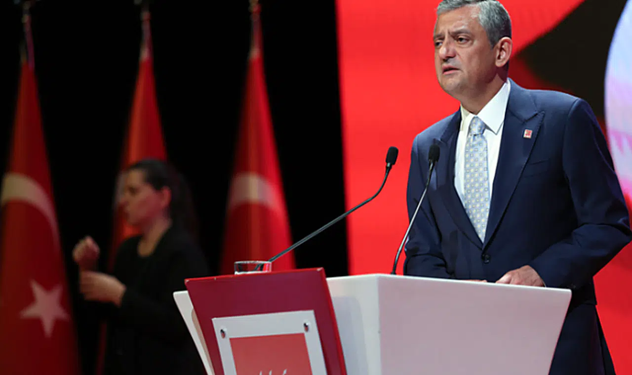 Özgür Özel başkanlığındaki CHP heyetinden Anıtkabir ziyareti