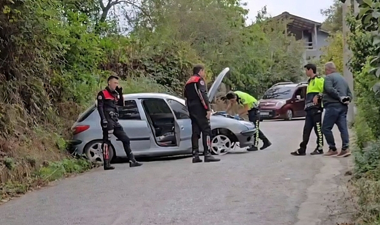 Zonguldak'ta jandarmadan kaçan sürücü kovalamacayla yakalandı