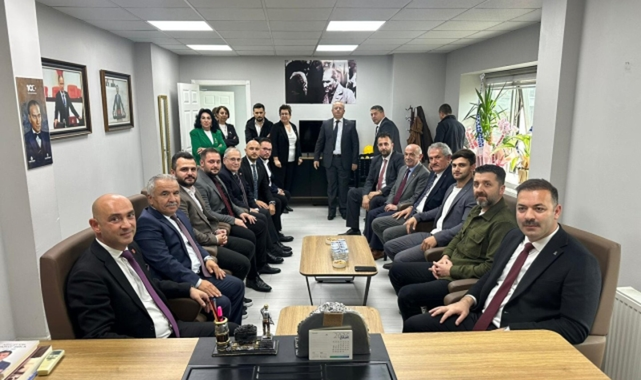 AK Parti'den CHP'ye 'Hayırlı olsun' ziyareti