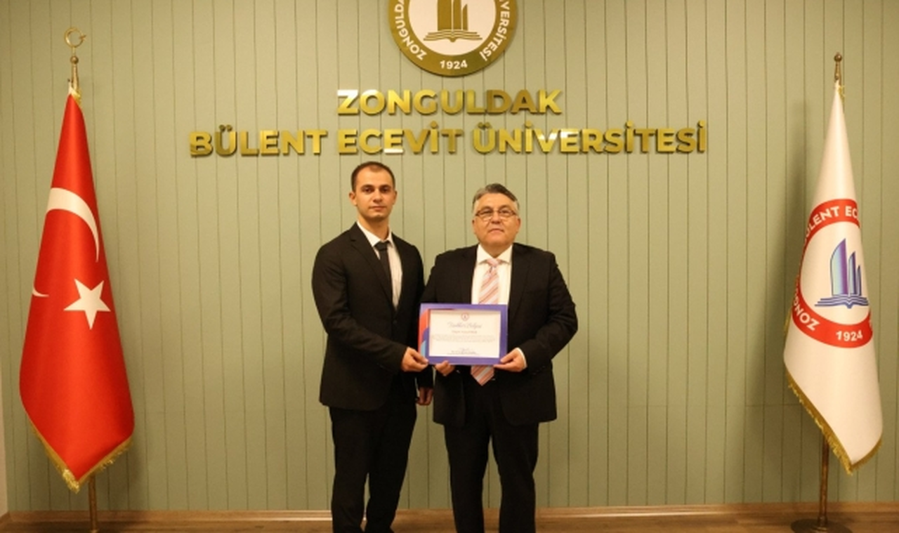 Rektör Özölçer'den NASA'nın Onur Listesi'ne Adını Yazdıran Yusuf Nas'a Tebrik