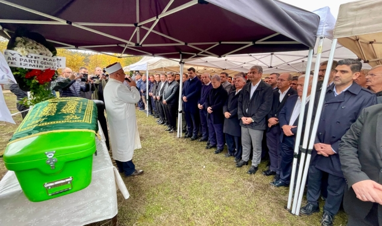 TBMM Eski Başkanı Mehmet Ali Şahin'in babası toprağa verildi
