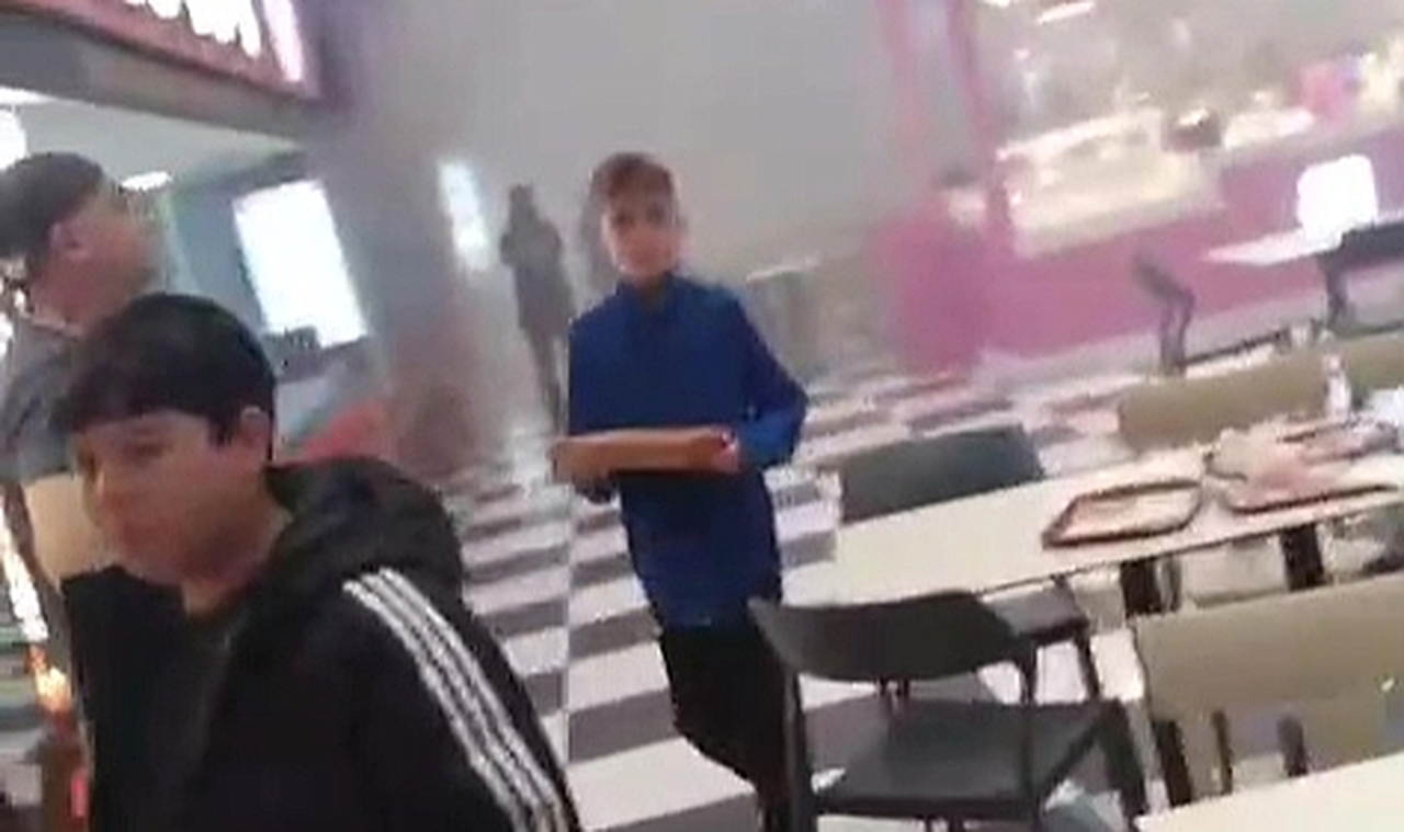 AVM'deki yangına ilk müdahaleyi kuryeler yaptı: Müşteriler panik yaşadı