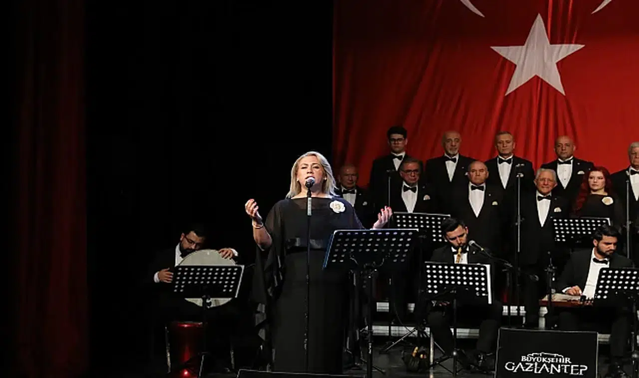 Gaziantep’te Atatürk, sevdiği şarkılarla anıldı