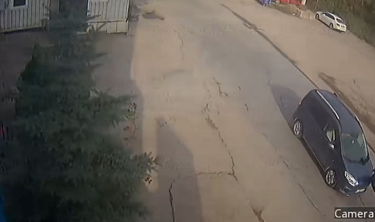 Hafif ticari araç yaşlı adama çarptı: "Kredi çekemedim, dalgındım"