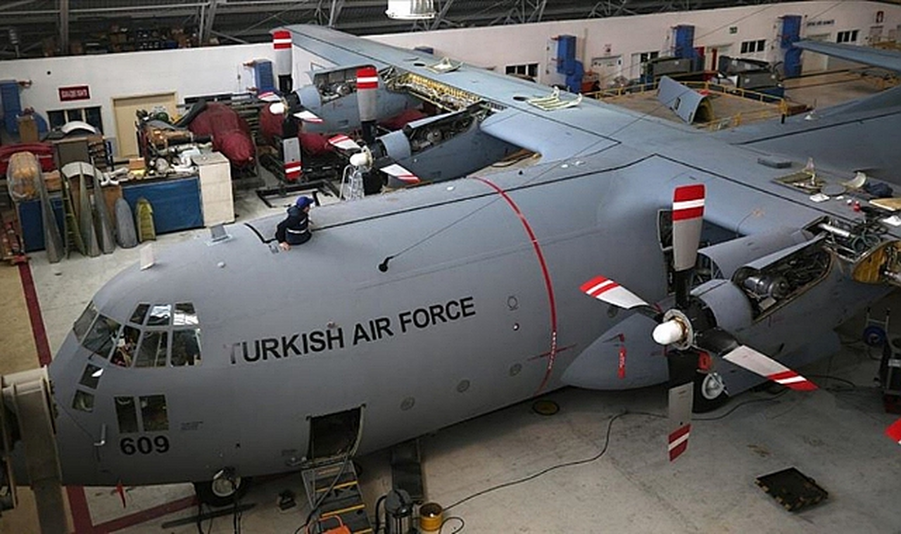 Herkesin merak ettiği o soru yanıtını buldu: Kargo uçağının içinden bakın ne çıktı!