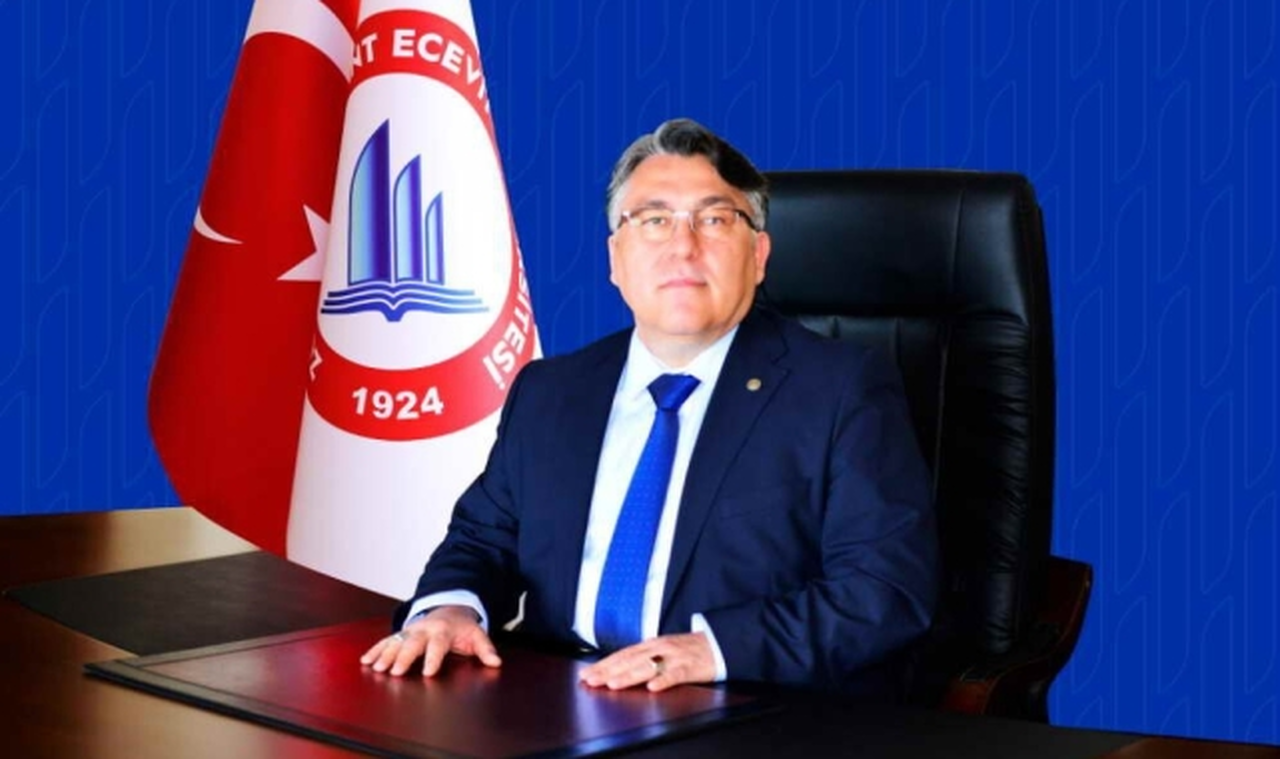Rektör Özölçer'den 24 Kasım Öğretmenler Günü Mesajı