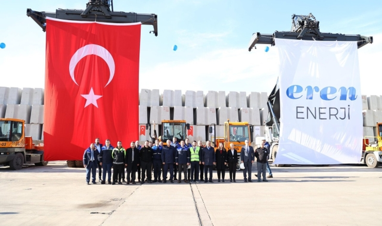 Vali Hacıbektaşoğlu, Eren Enerji Limanı'ndaki Rıhtım-4 kapasite artışını yerinde inceledi