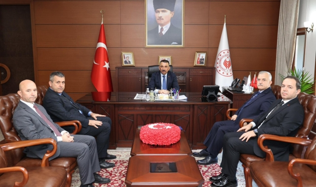 Vali Hacıbektaşoğlu'na eğitim çalışmaları hakkında brifing