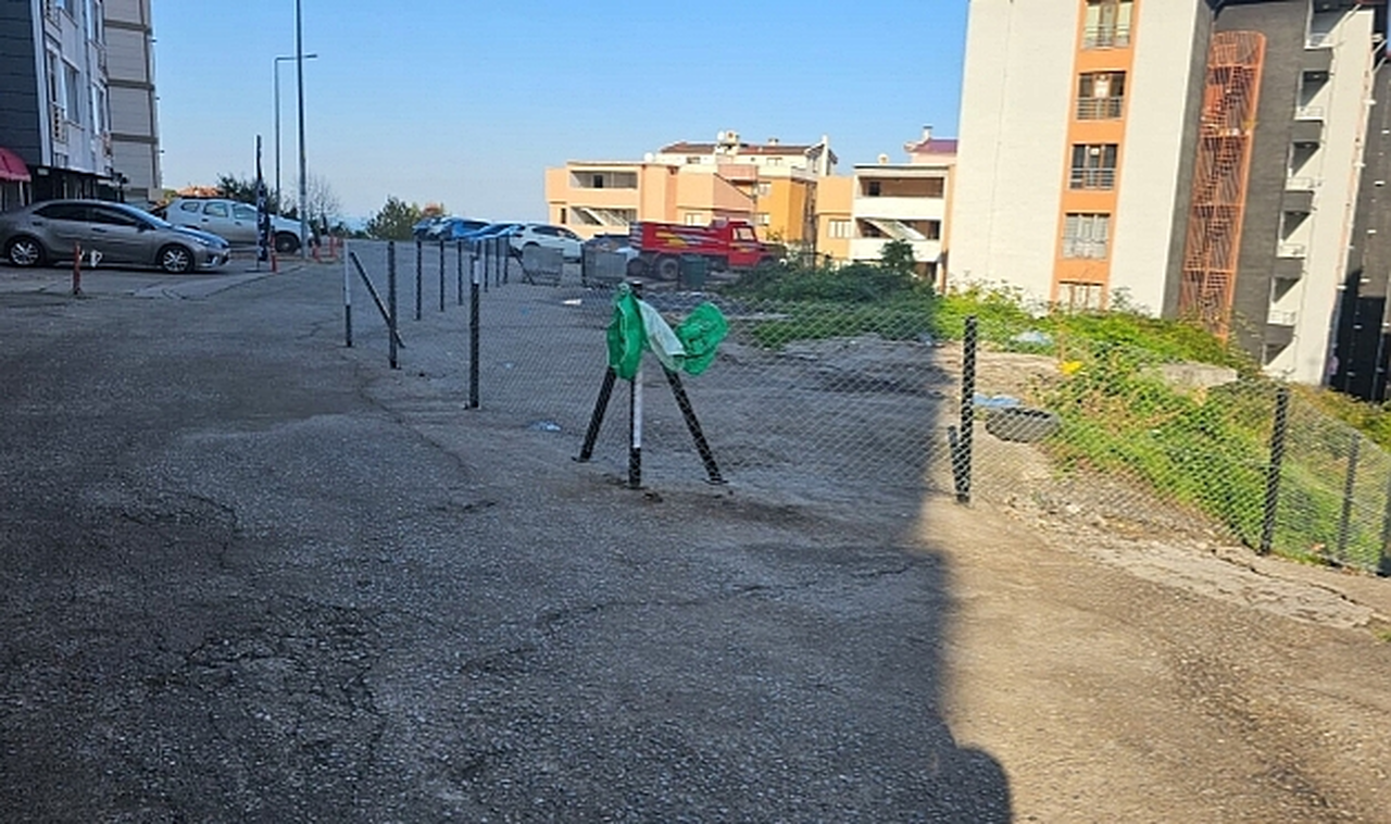 Zonguldak'ta kamulaştırma bedeli ödenmeyen yol için arsa sahipleri çit çekti