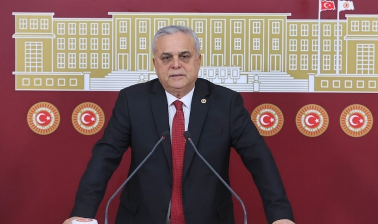 CHP’de ihracın eşiğindeki isim istifa etti