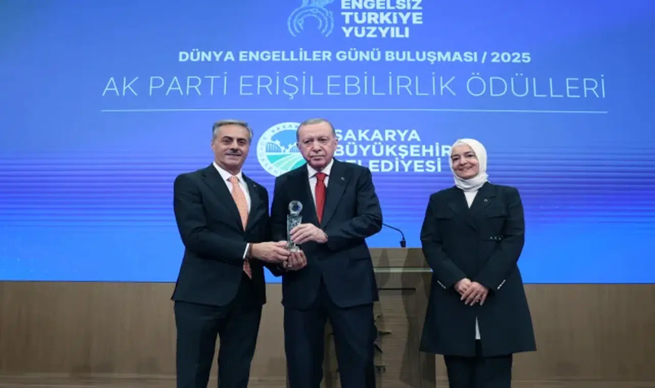 Sakarya’nın toplu taşımada engelleri kaldıran uygulamasına Cumhurbaşkanı Erdoğan’dan ödül