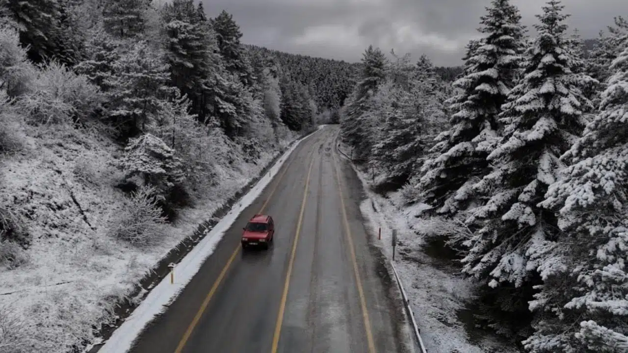 Karabük’te kar manzaraları dronla görüntülendi