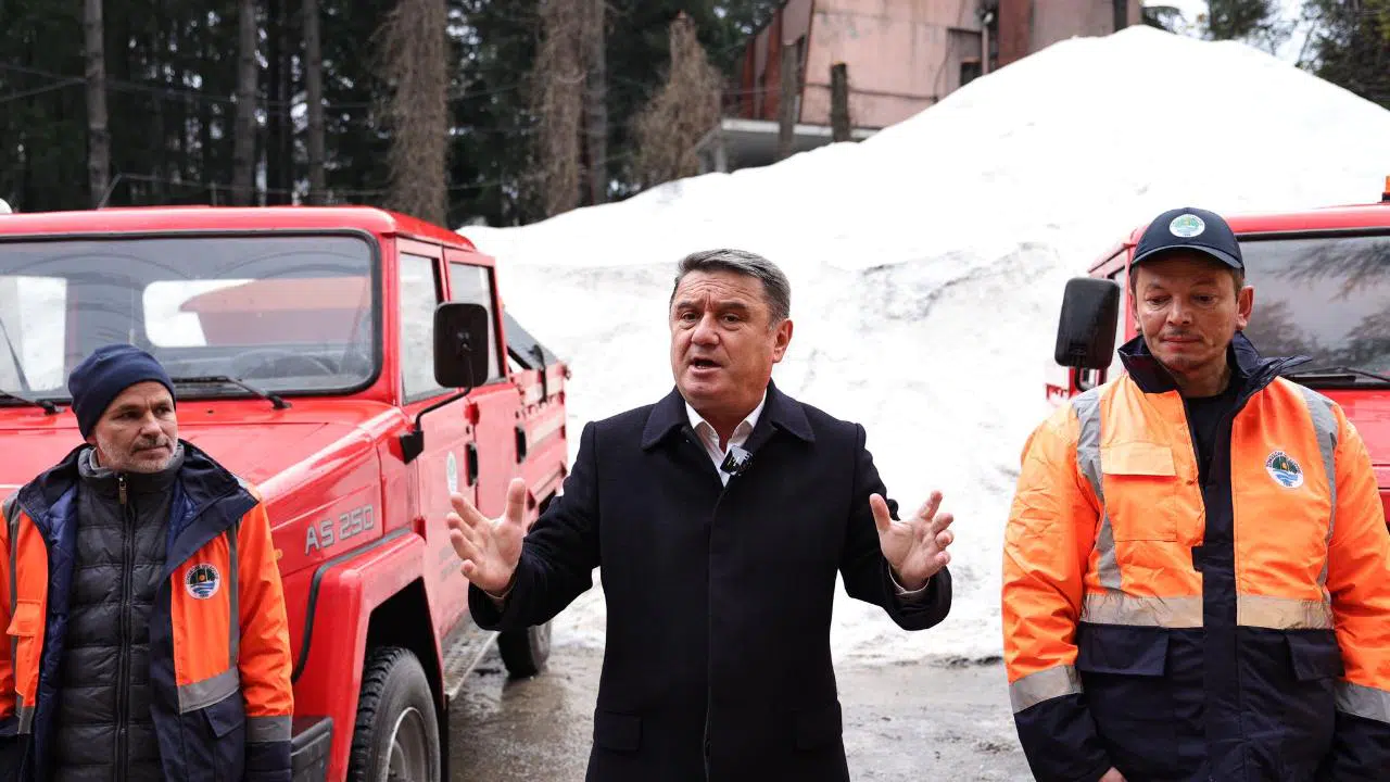 Zonguldak Belediyesi Kışa Hazır: 3 Bin 500 Ton Tuz Stoklandı, 200 Personel Teyakkuzda