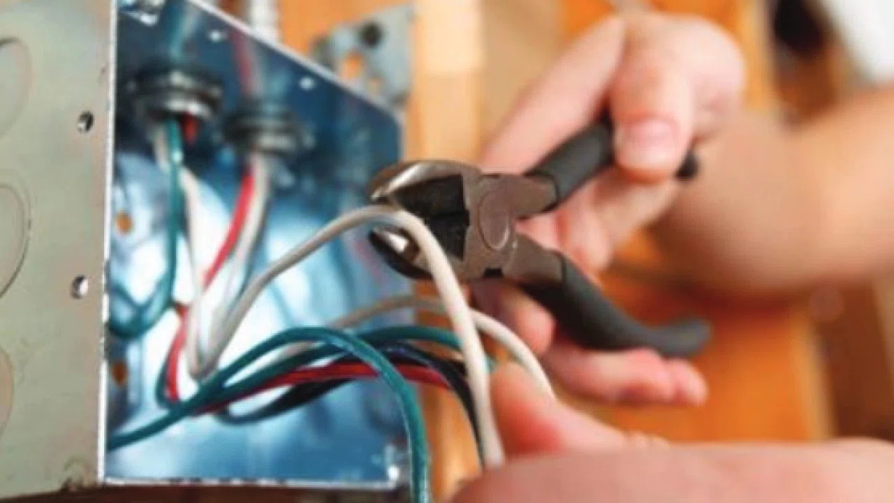 Elektrik fen adamlarının yetki ve sorumlulukları netleşti