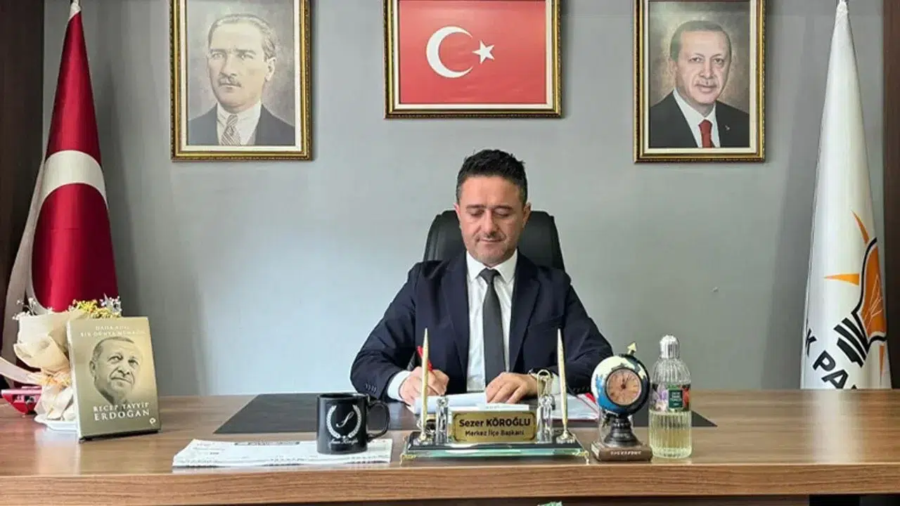 AK Parti'den Başkan Erdem'e sert çıkış; "Belediyecilik sahnede koşarak değil, sokakta hizmetle yapılır"