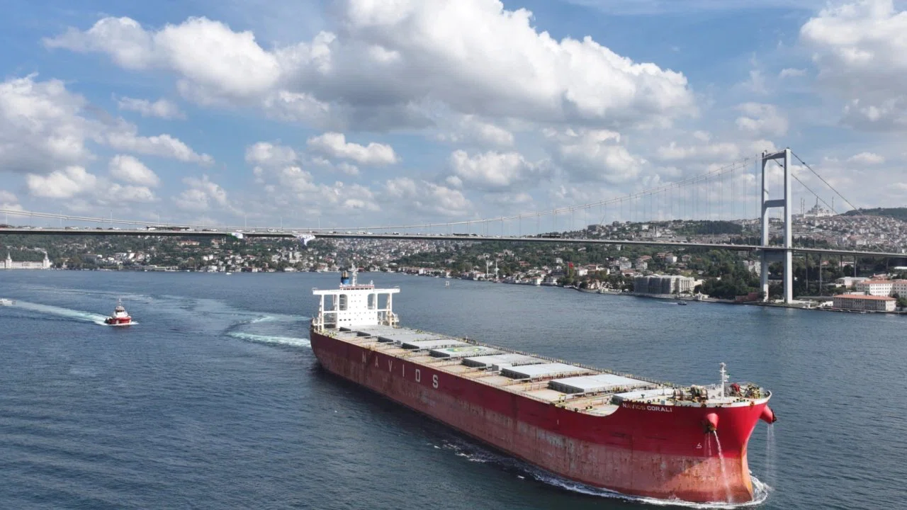 Türk boğazları 2025'te 85 binlik gemi trafiğini yönetti