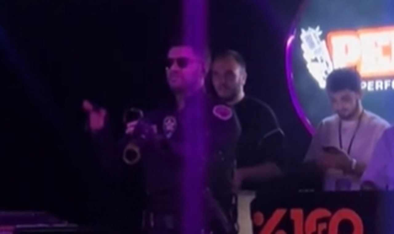 Yakışıklı Güvenlik Zonguldak'ı salladı