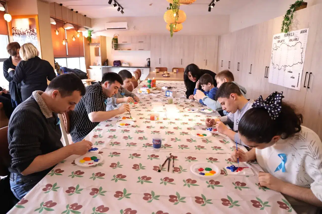 Zonguldak'ta özel çocuklardan renkli farkındalık etkinliği