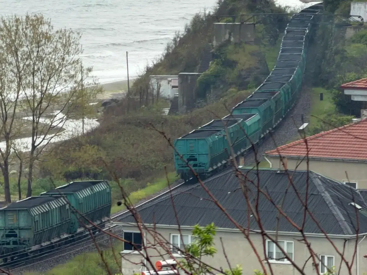 Zonguldak’ta yük treninin vagonları birbirinden ayrıldı
