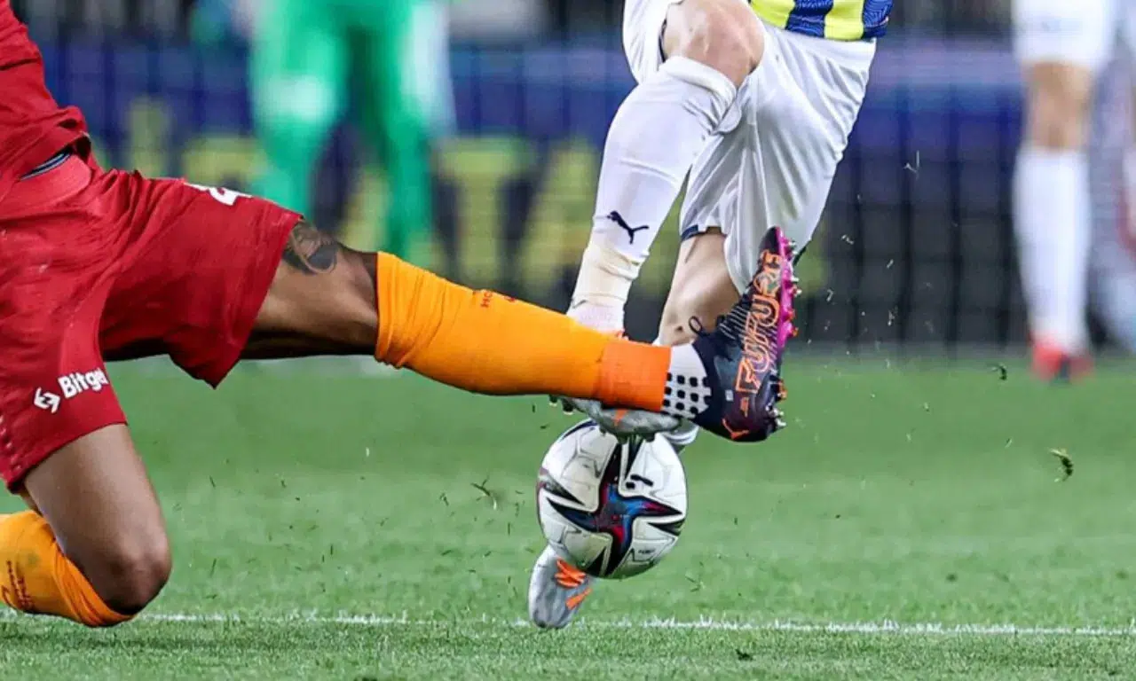 Galatasaray ve Fenerbahçe'nin kritik derbisi için heyecan dorukta! Maç 26 Nisan'da