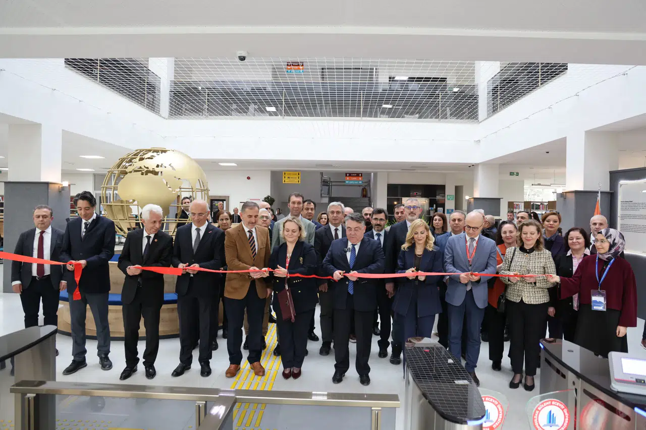 Prof. Dr. Durmuş Günay Kütüphanesi öğrenci ve akademisyenlerin hizmetine açıldı