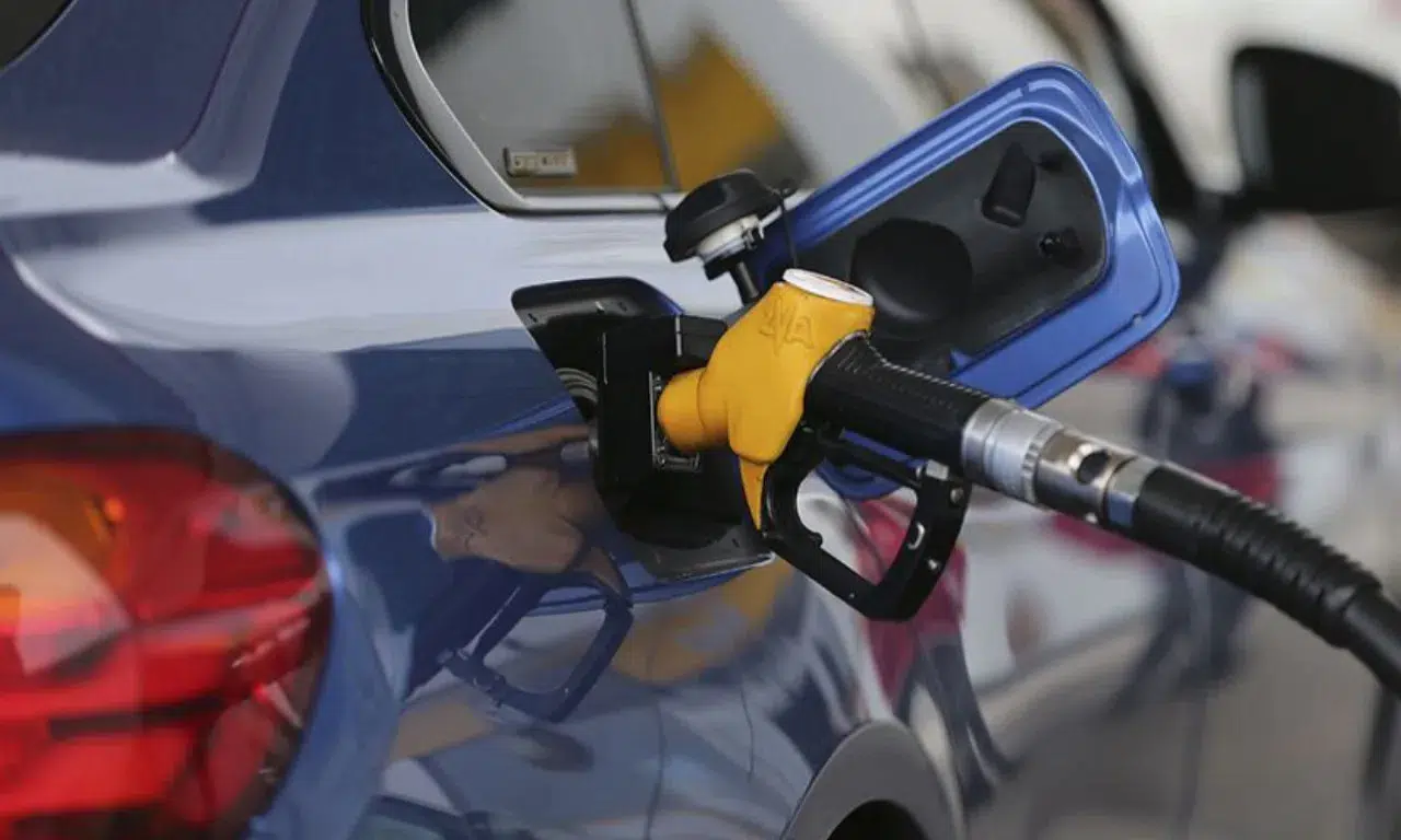 Akaryakıtta İndirim Beklentisi: Motorine 4 TL'yi Aşan İndirim Geliyor