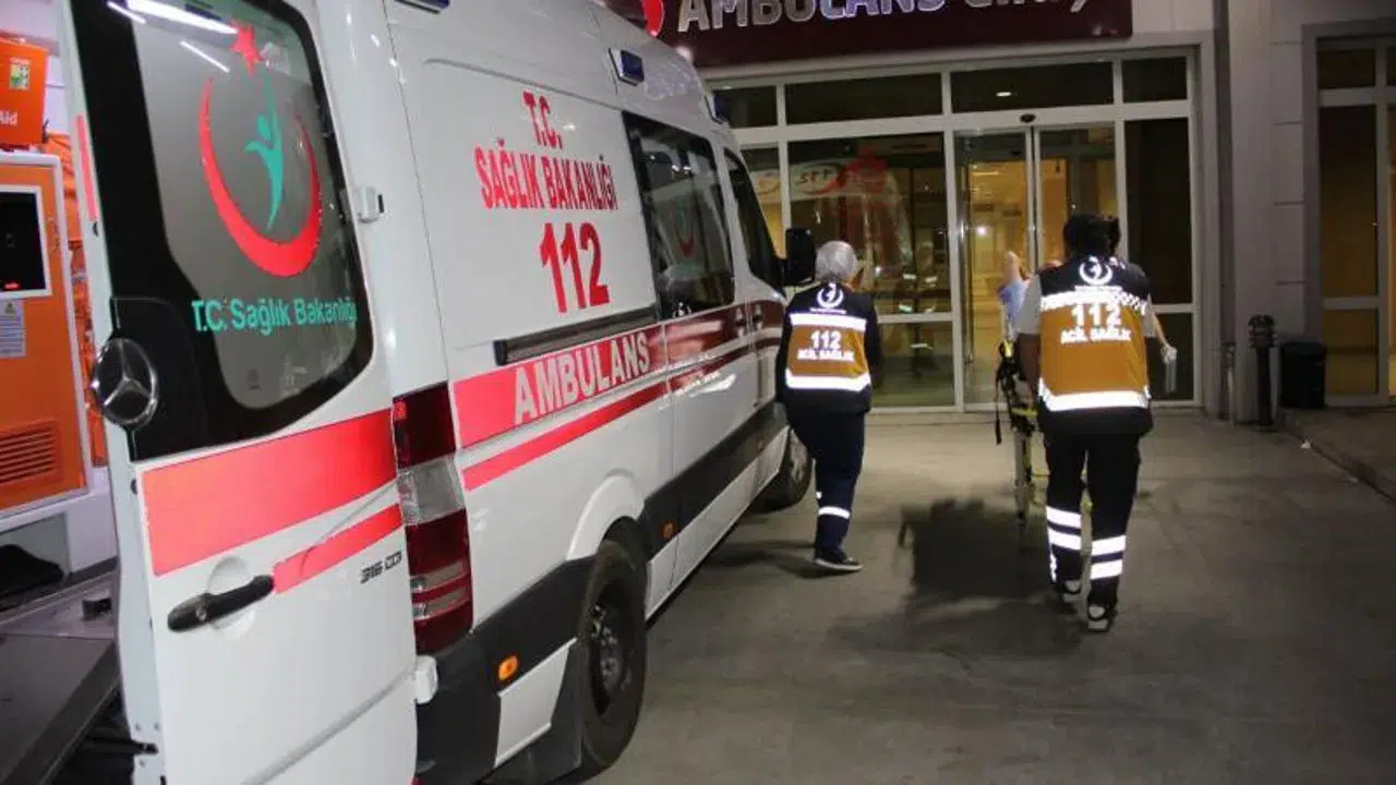 Kalp krizi geçiren adam, ambulansın anahtarı kaybolunca hastane yolunda öldü